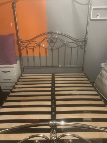 King size poster bed - 4,
